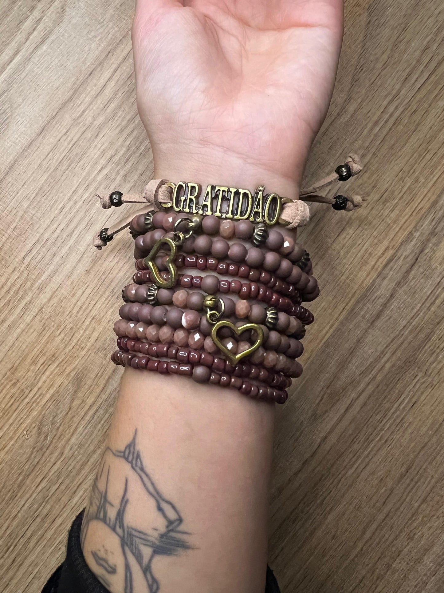 Kit 10 Pulseiras Energizadas Gratidão marrom